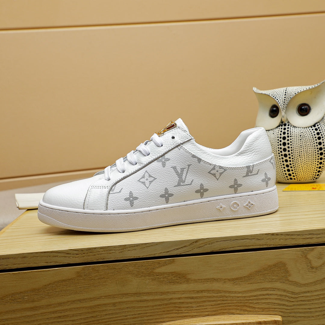 L classic monogram leather flat sneakers 0724122410