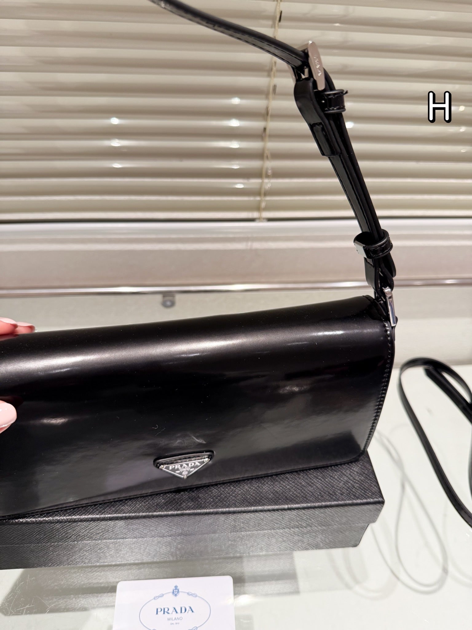 P Fashion Patent Leather Underarm Bag 0724120509