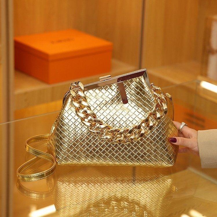 Fashion Woven All-match Shoulder Bag 1024071805
