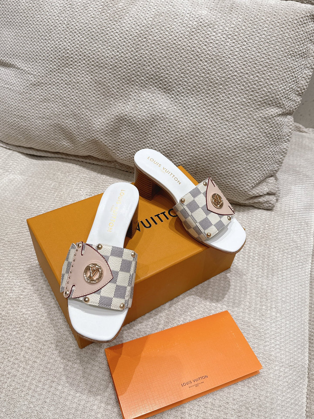 L new fashion thick heel slippers 0725040905
