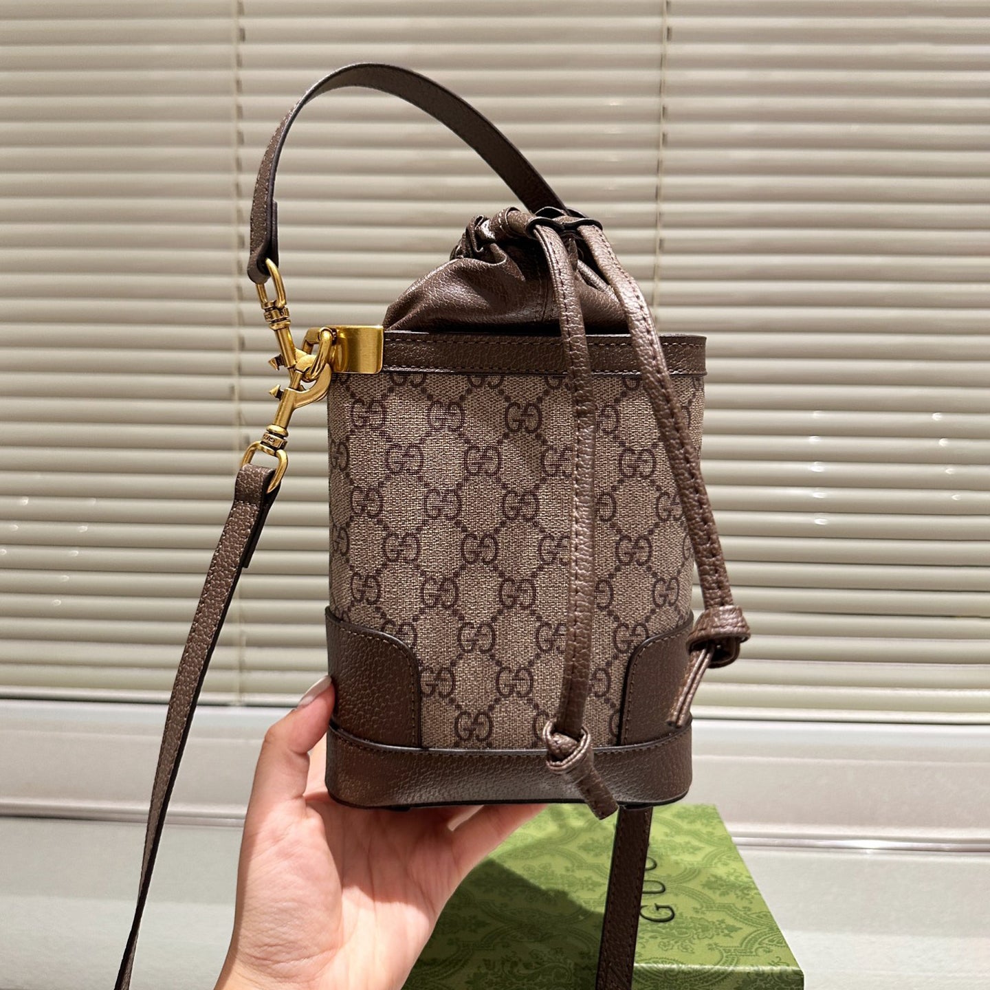 Classic Ophidia triangle bucket bag XC1823092002