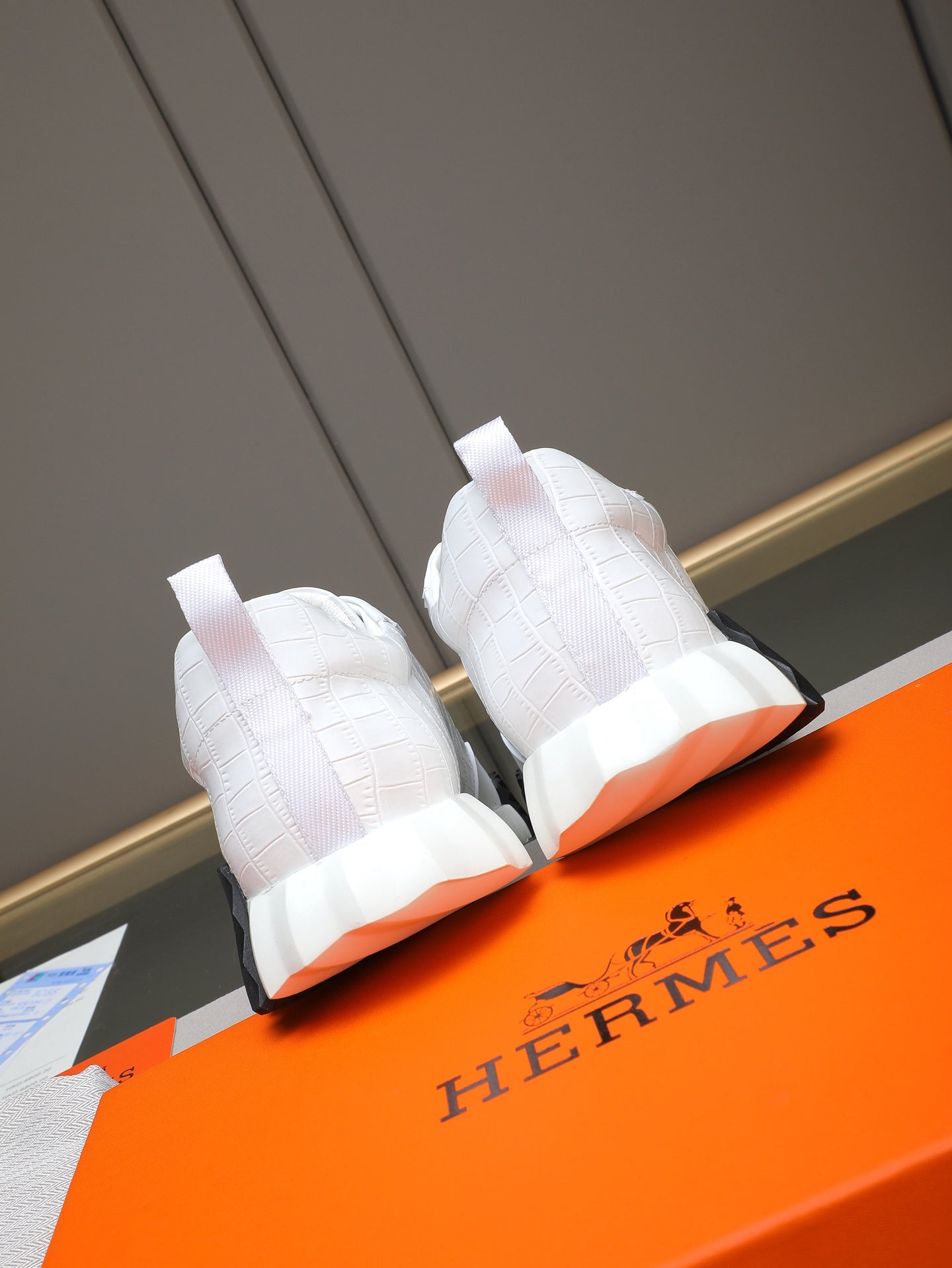 H Fashionable Casual Bouncy Sneakers 0726031601