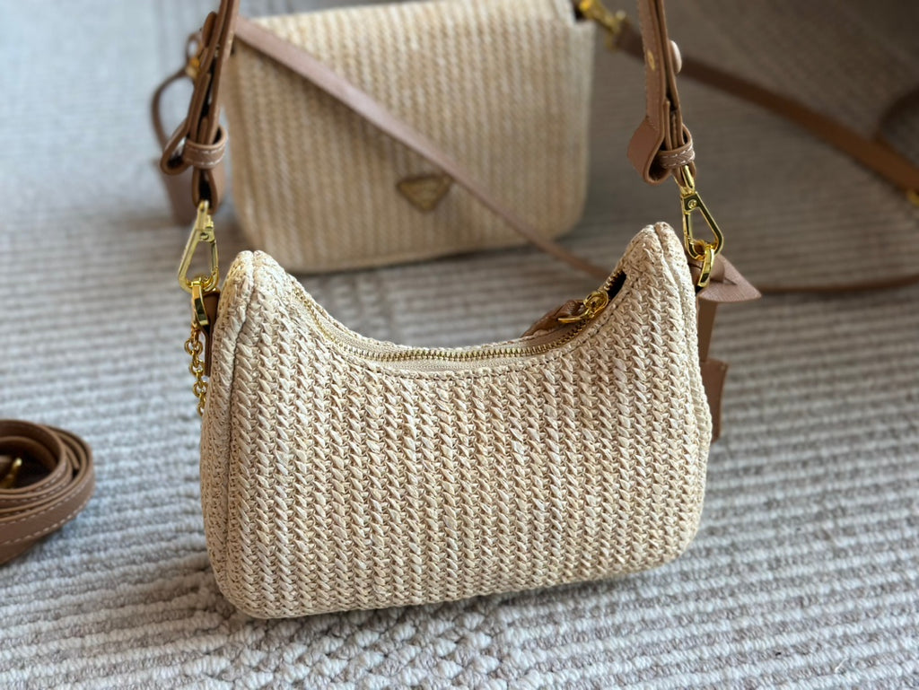 P fashionable straw armpit bag 0724032003