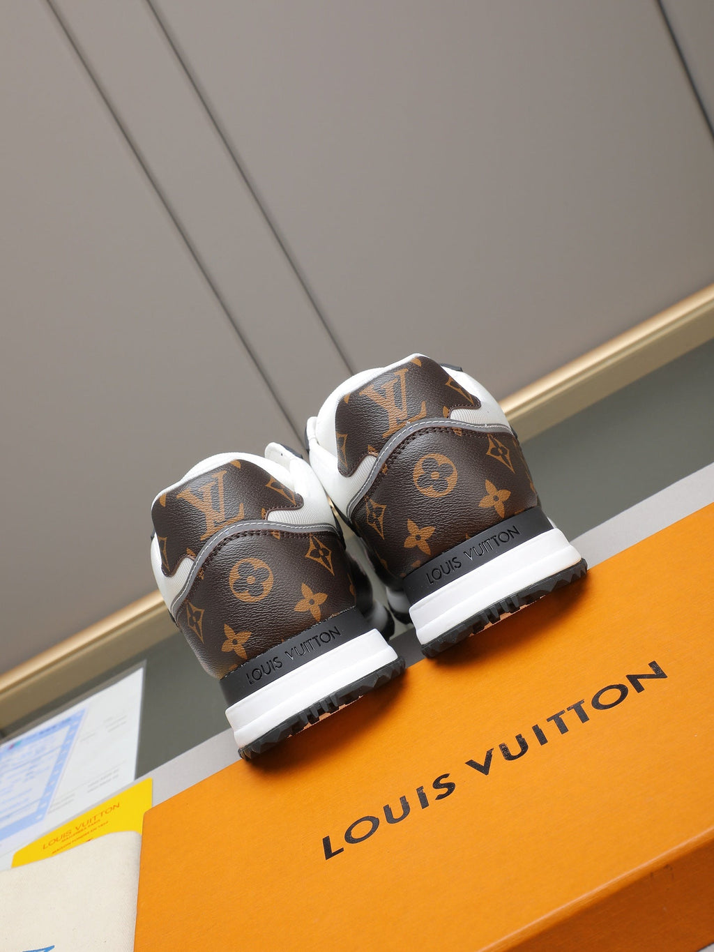 L Stylish new printed sneakers 0725111802