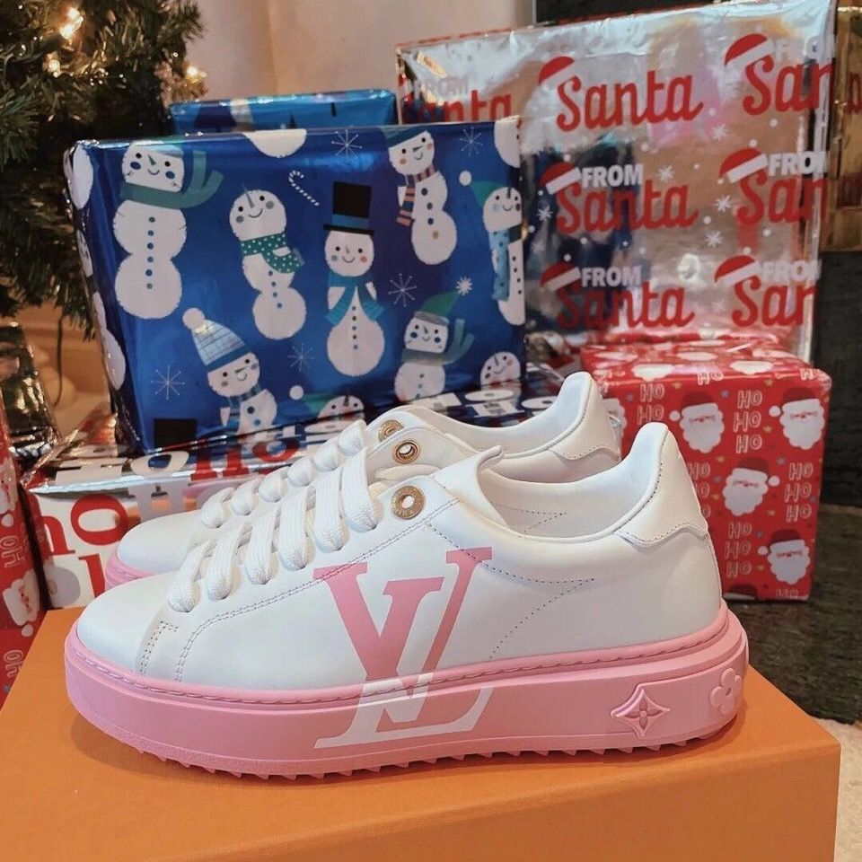 White V Logo New Fashion Women's Sneakers