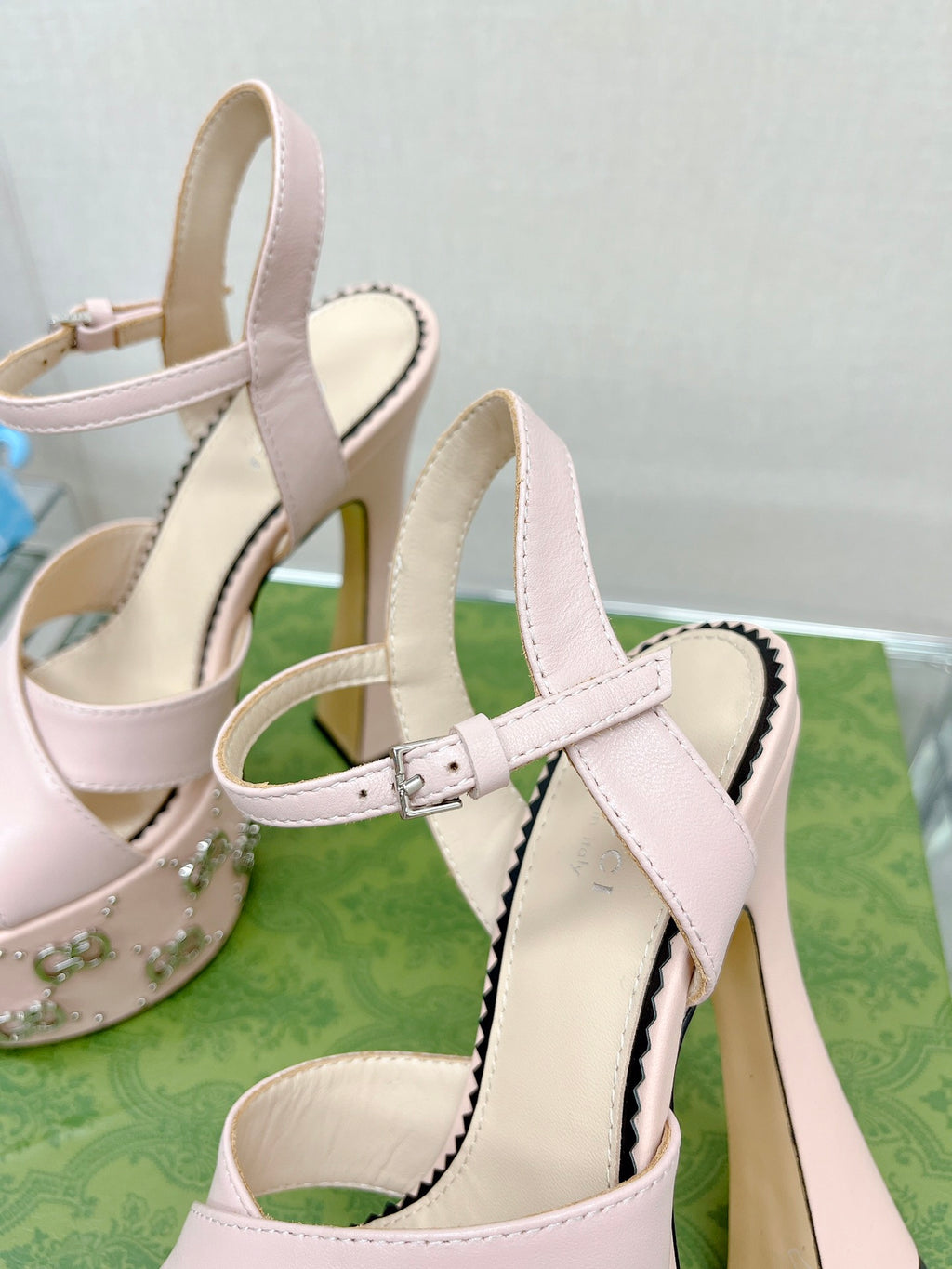 23 Ladies fashion luxury high heels S012