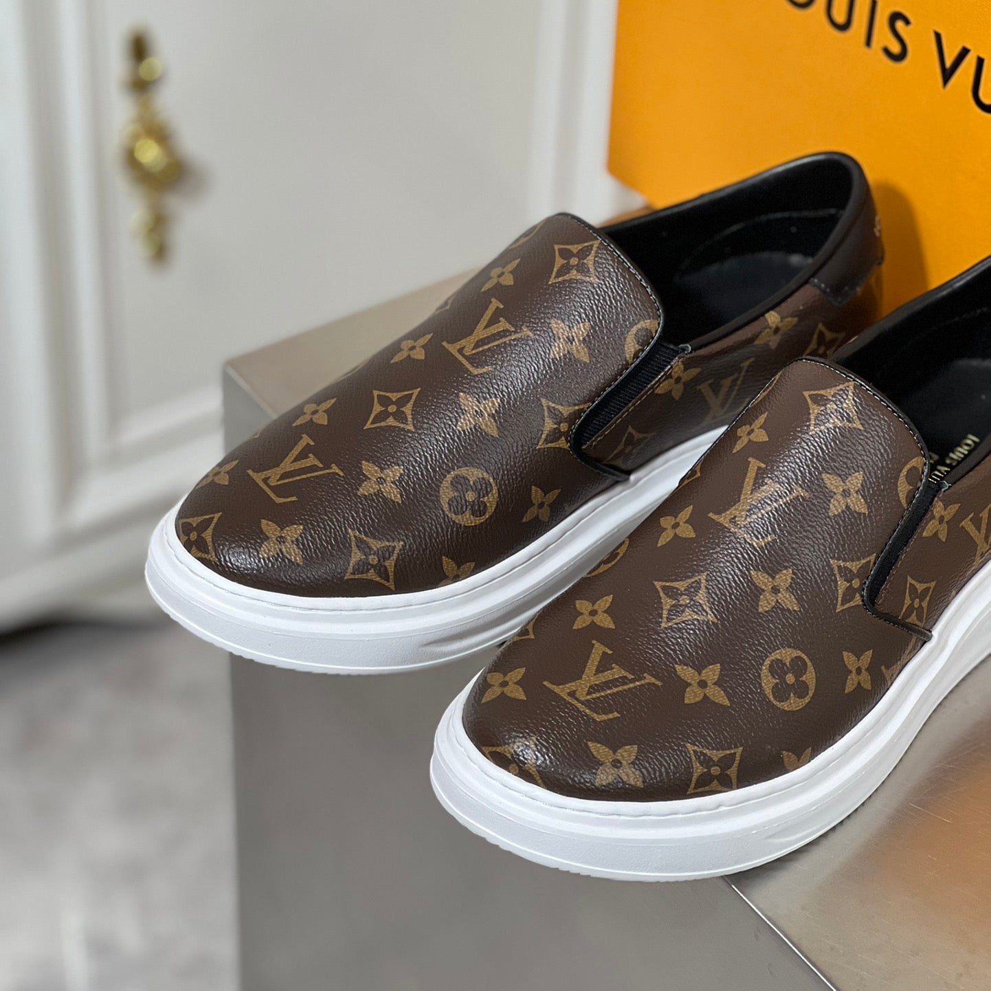 low-top printed slip-ons XC0723041702