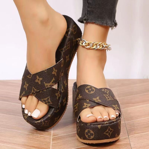 23 LADIES FASHION LUXURIPPER AND FLIP-FLOP
