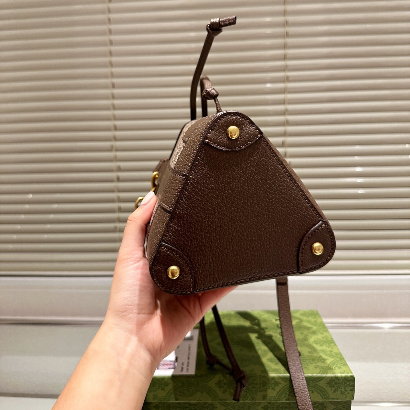 Classic Ophidia triangle bucket bag XC1823092002