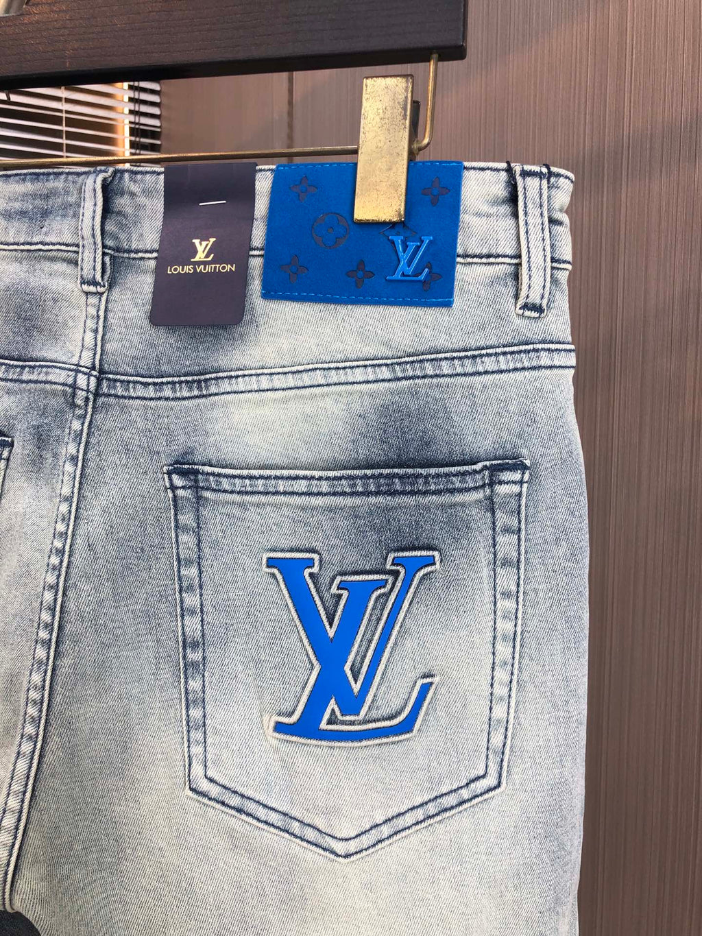 V Spring/Summer Slim Fit Straight Leg Jeans 0726051910