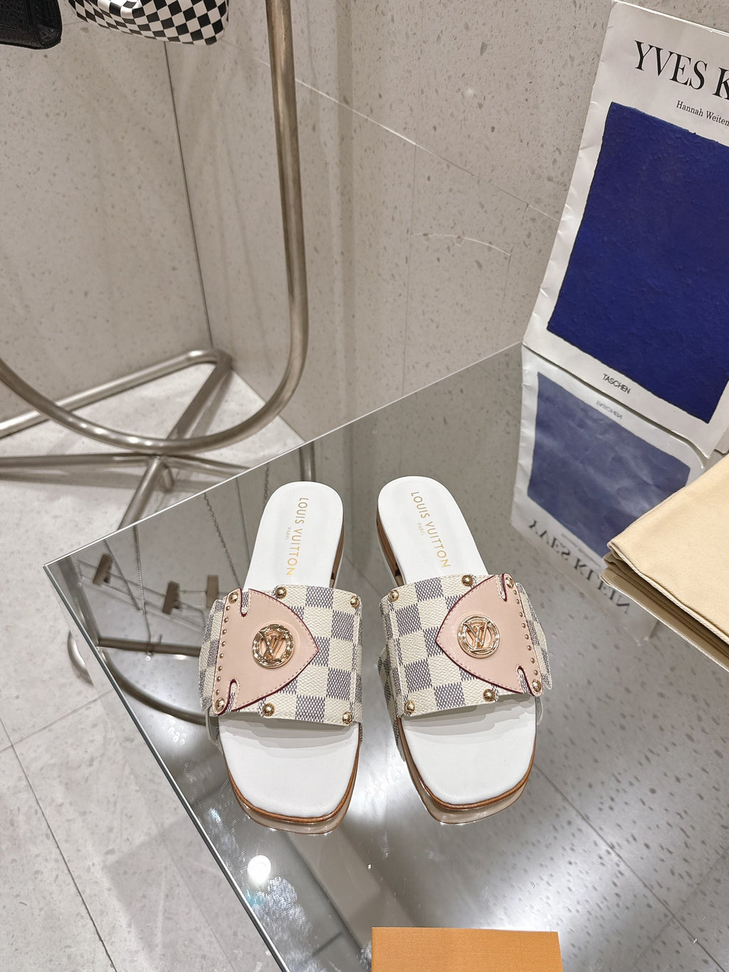 L new fashion flat slippers 0725040906
