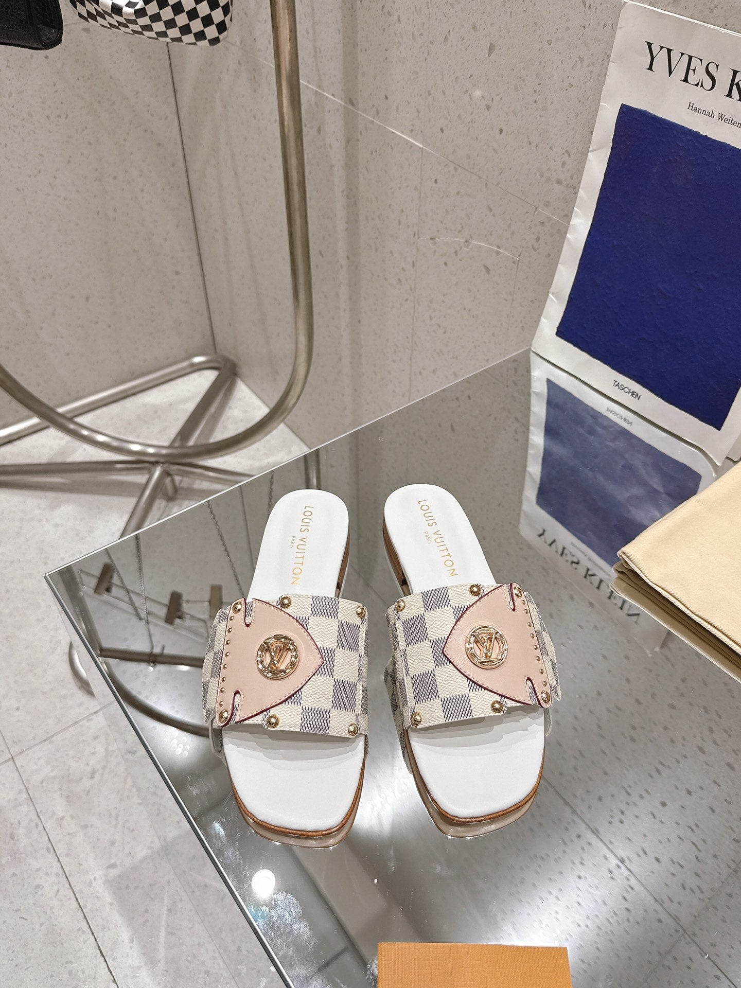 L new fashion flat slippers 0725040906
