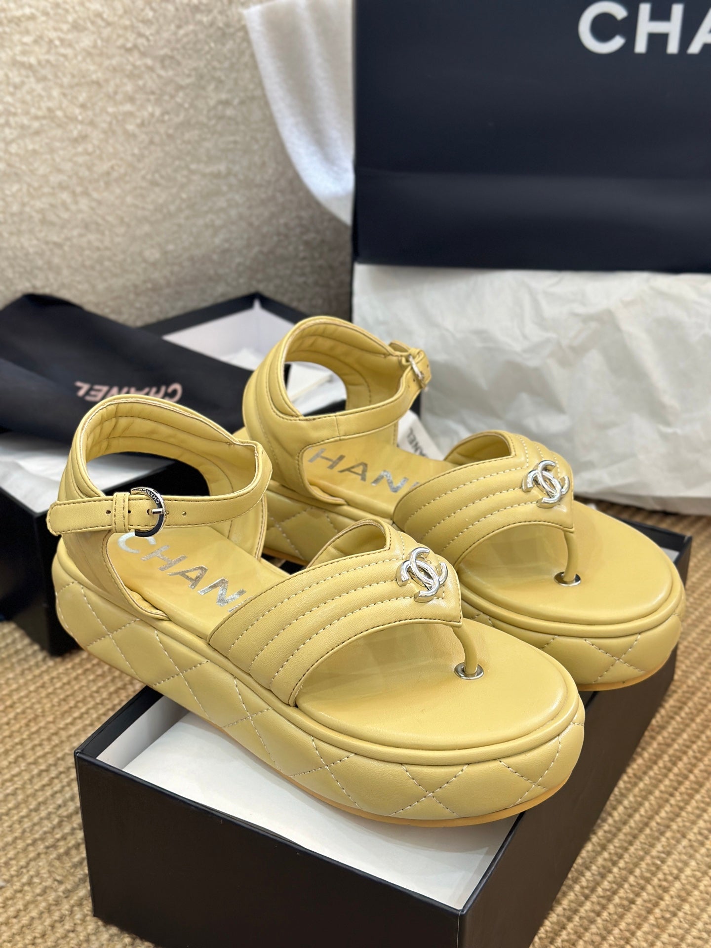 fashion diamond thick-soled sandals 0725050802