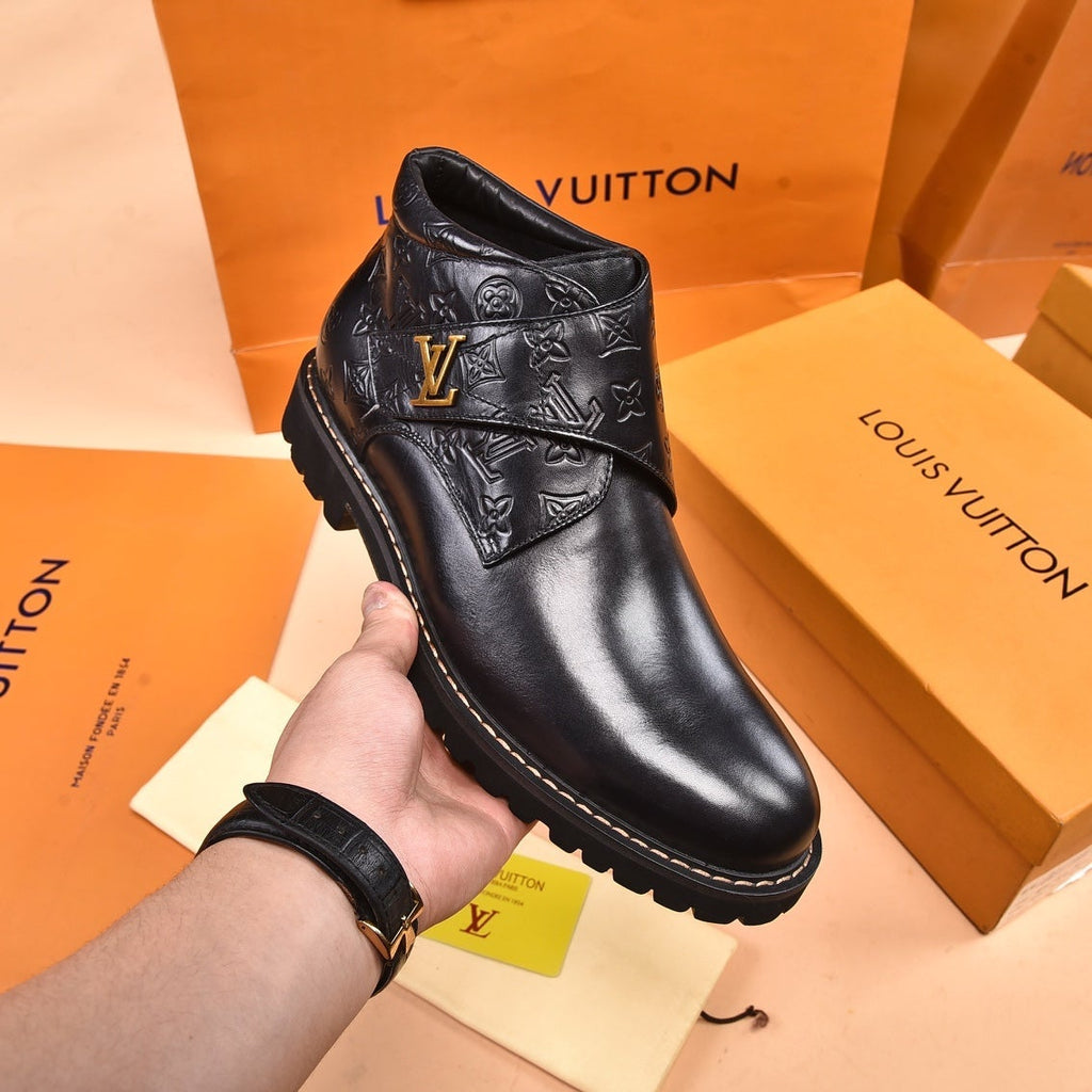 V classic logo fashion boots