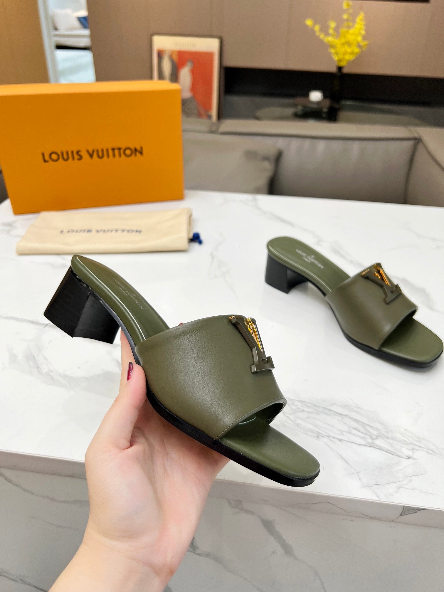 L25ss new thick heel slippers 0725072104