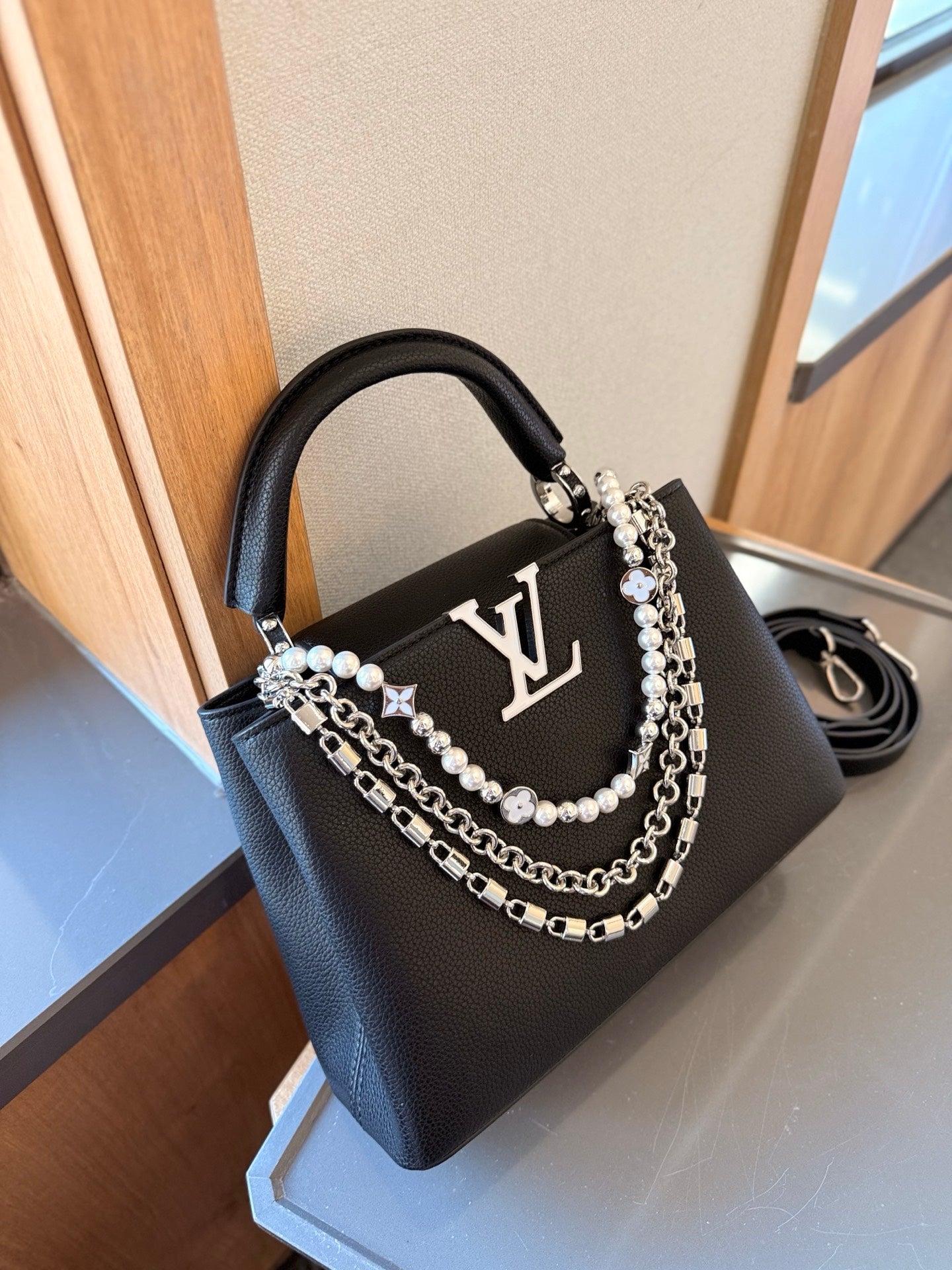 L Fashion Capucines Handbag 0725022601