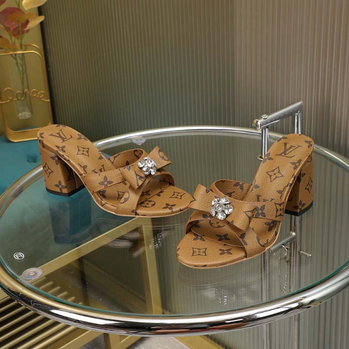 Classic all-match high-heeled sandals SXC05305