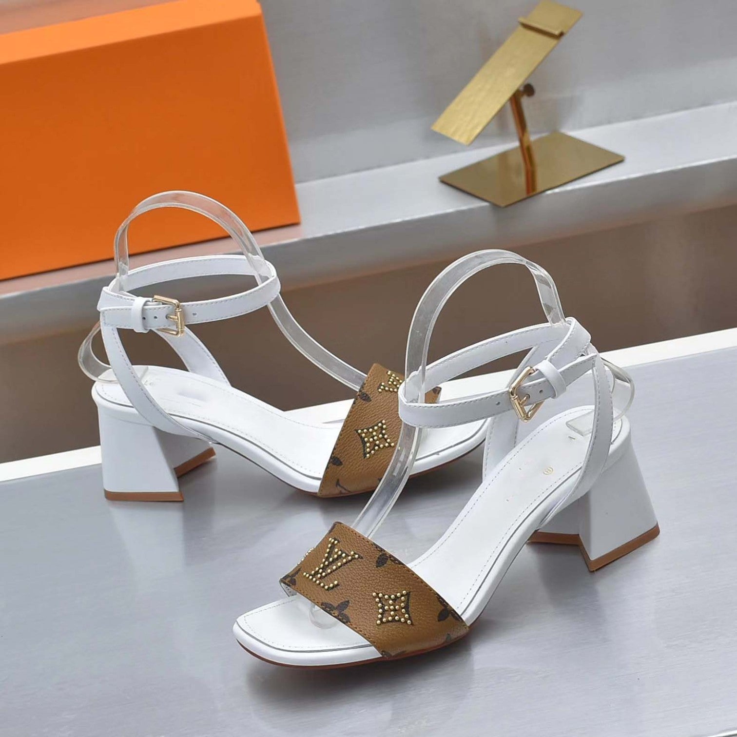 NEW V LOGO FASHION SANDALS 4 COLORS V02