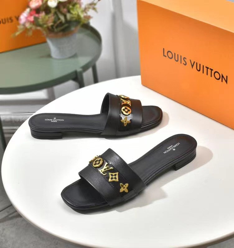 New V logo slides XC16060502