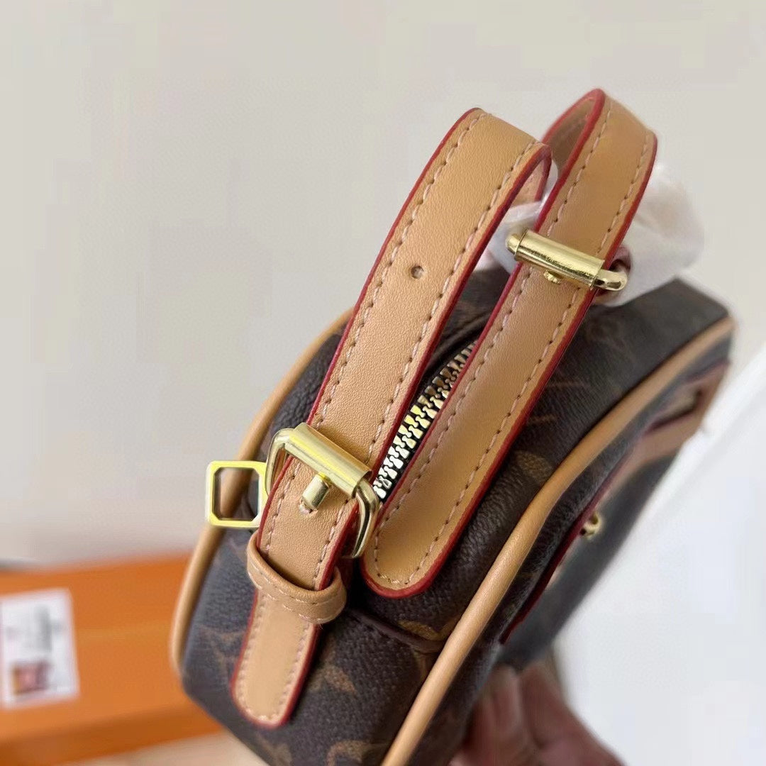 Old-Fashioned Smiling Bag XC0823091803