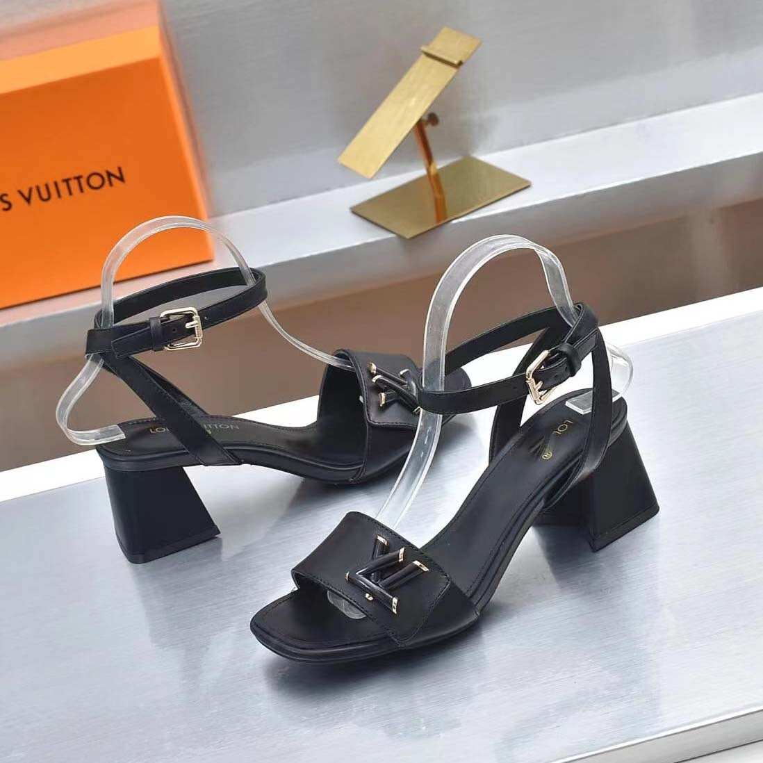 NEW V LOGO FASHION SANDALS 4 COLORS V02