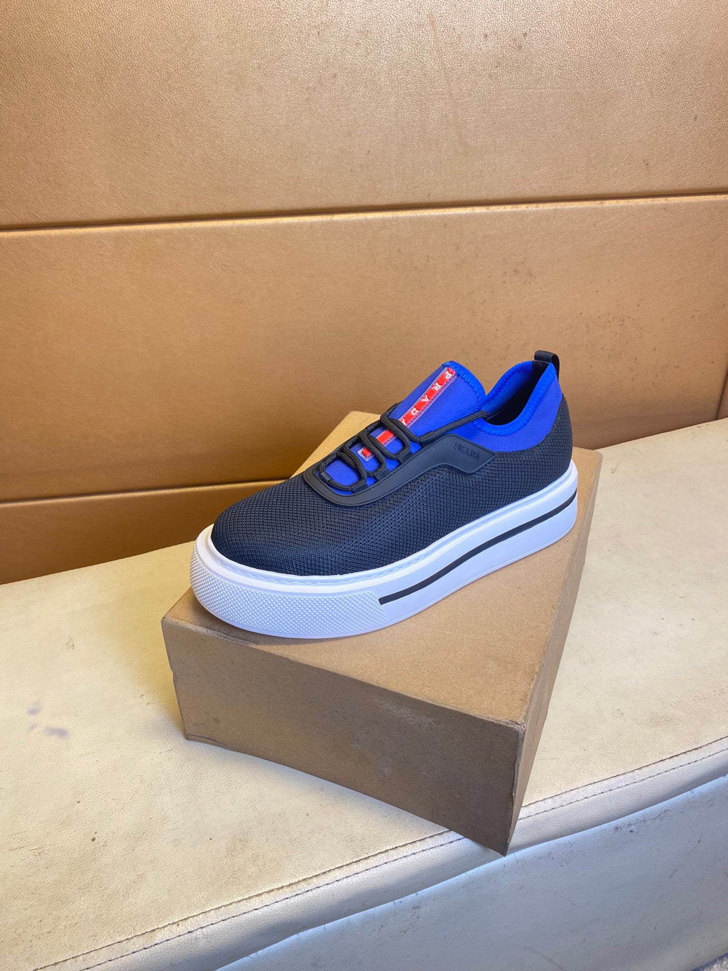 P Fashion Flying Knit Upper Thick-soled Casual Shoes 0724111110