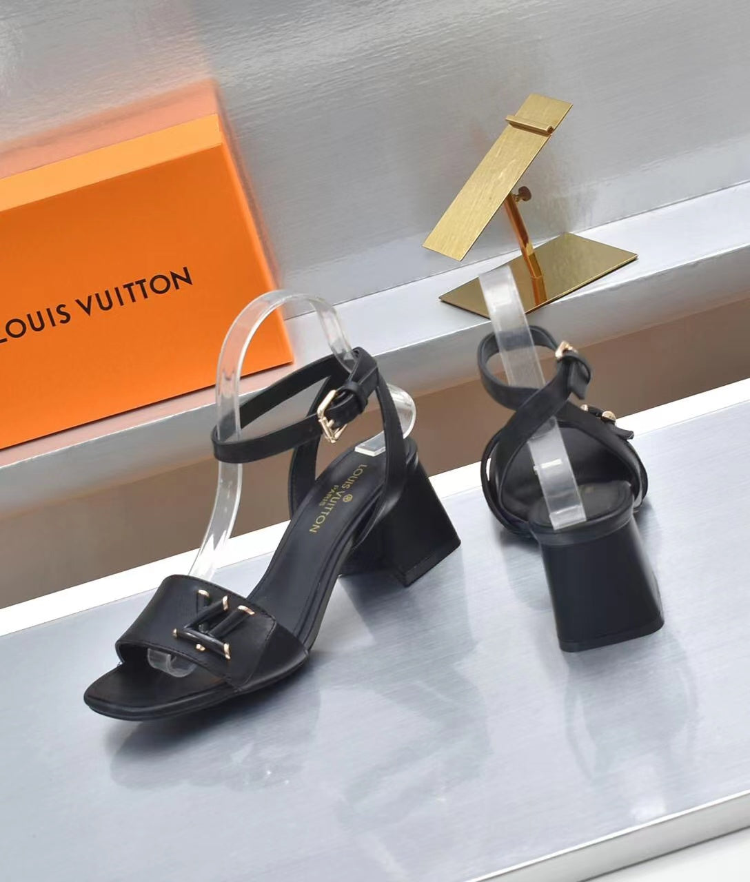 NEW V LOGO FASHION SANDALS 4 COLORS V02