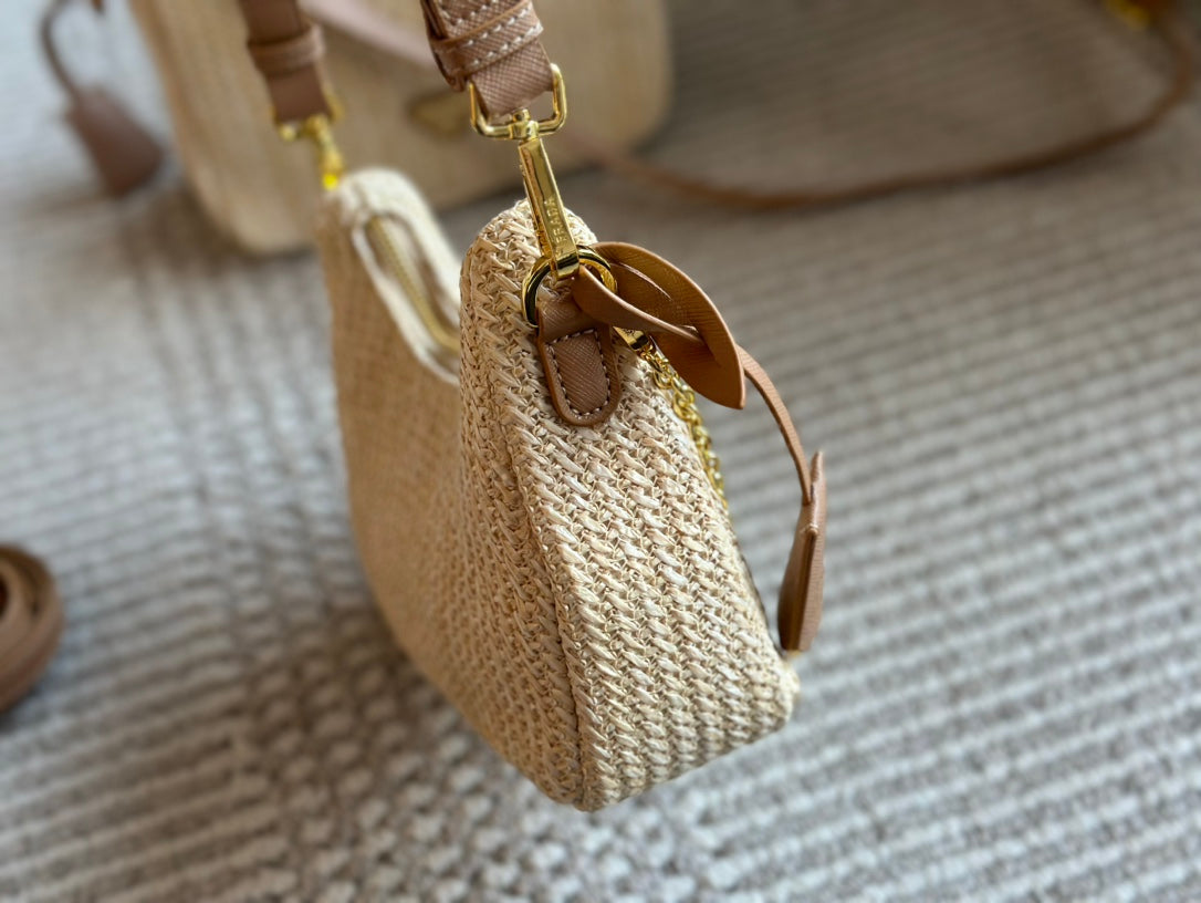 P fashionable straw armpit bag 0724032003