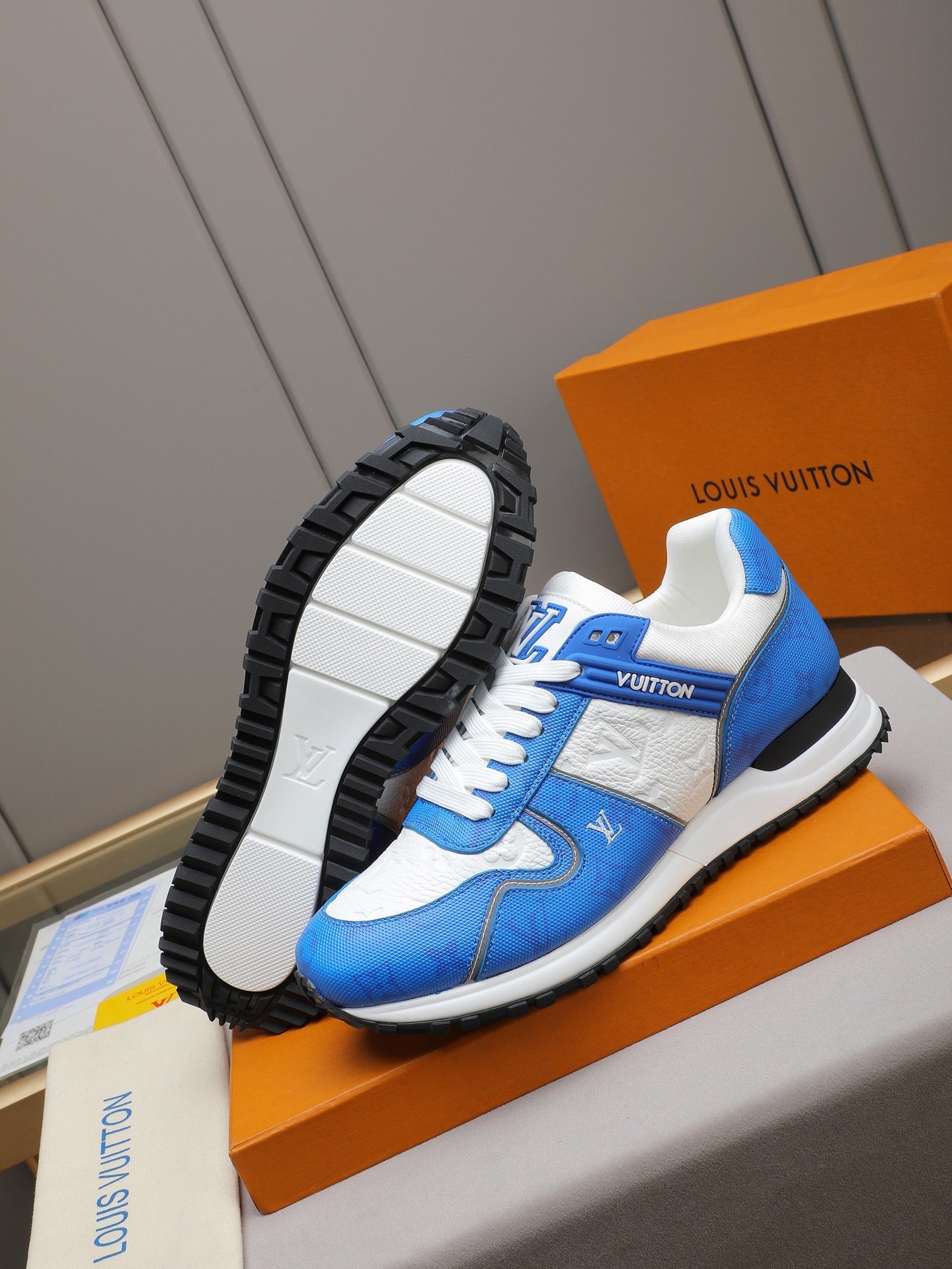 L Stylish new printed sneakers 0725111802