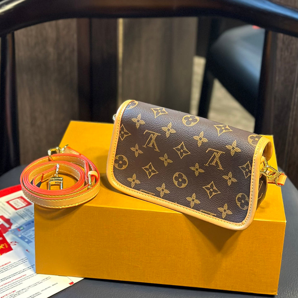 L 24ss Limited Flap Bag XC24092416