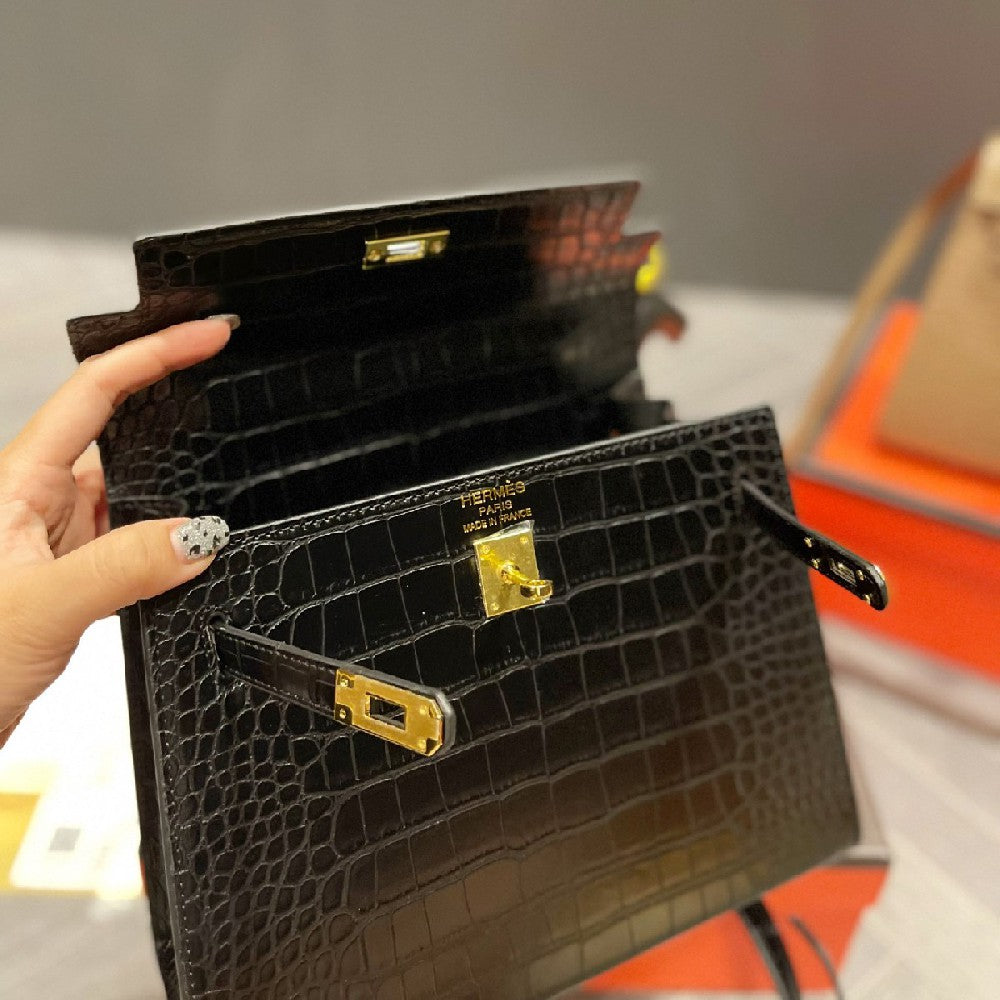 Kelly Handbag In Black Crocodile Leather