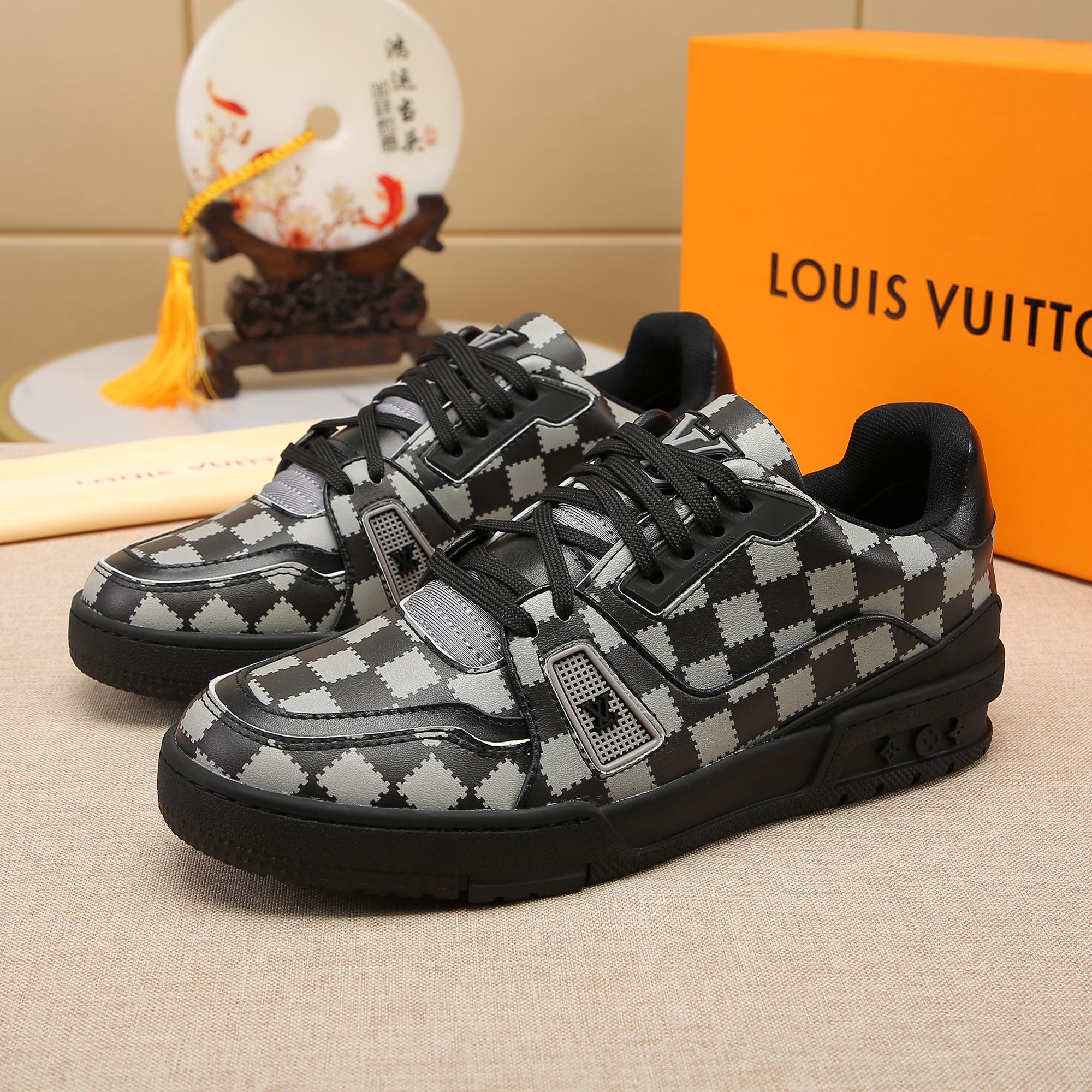 V Fashion Classic Textured Sneakers 0724031505