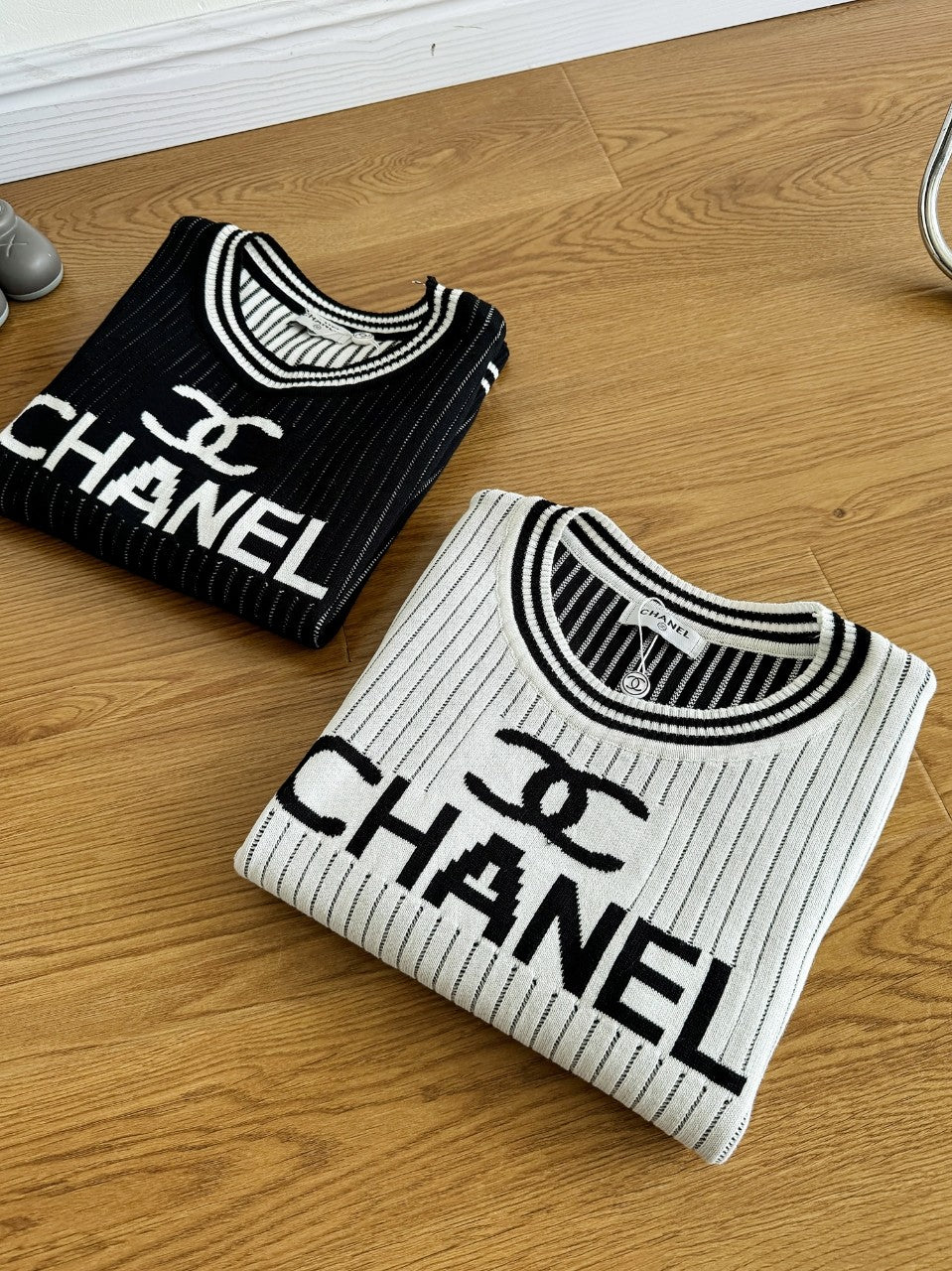 Color block letter embroidered vertical pattern round neck short sleeves 0724050904