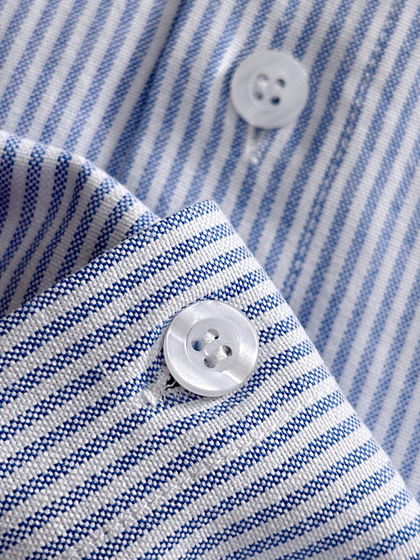 V Spring/Summer Blue Vertical Stripes Shirt 0726052712