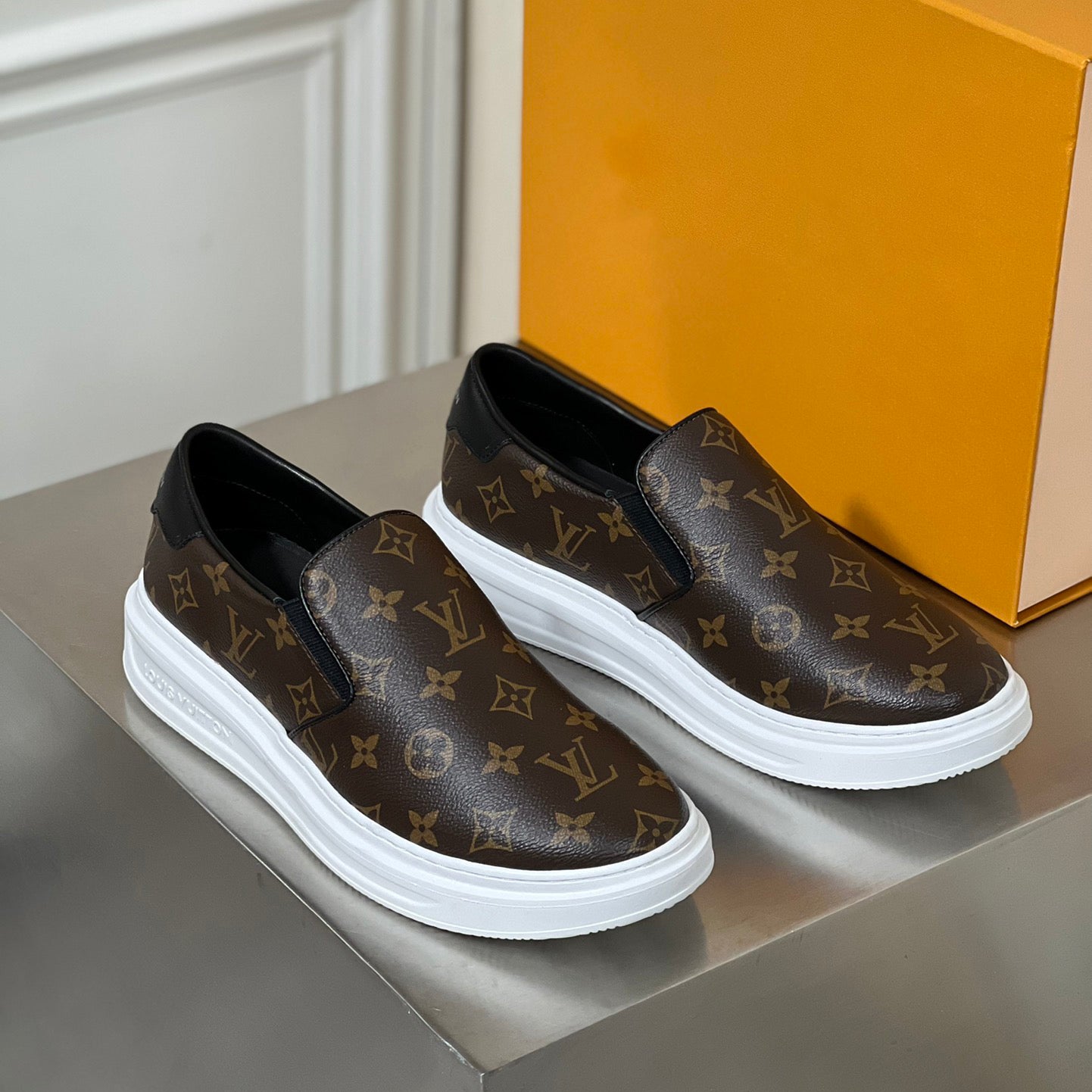 low-top printed slip-ons XC0723041702