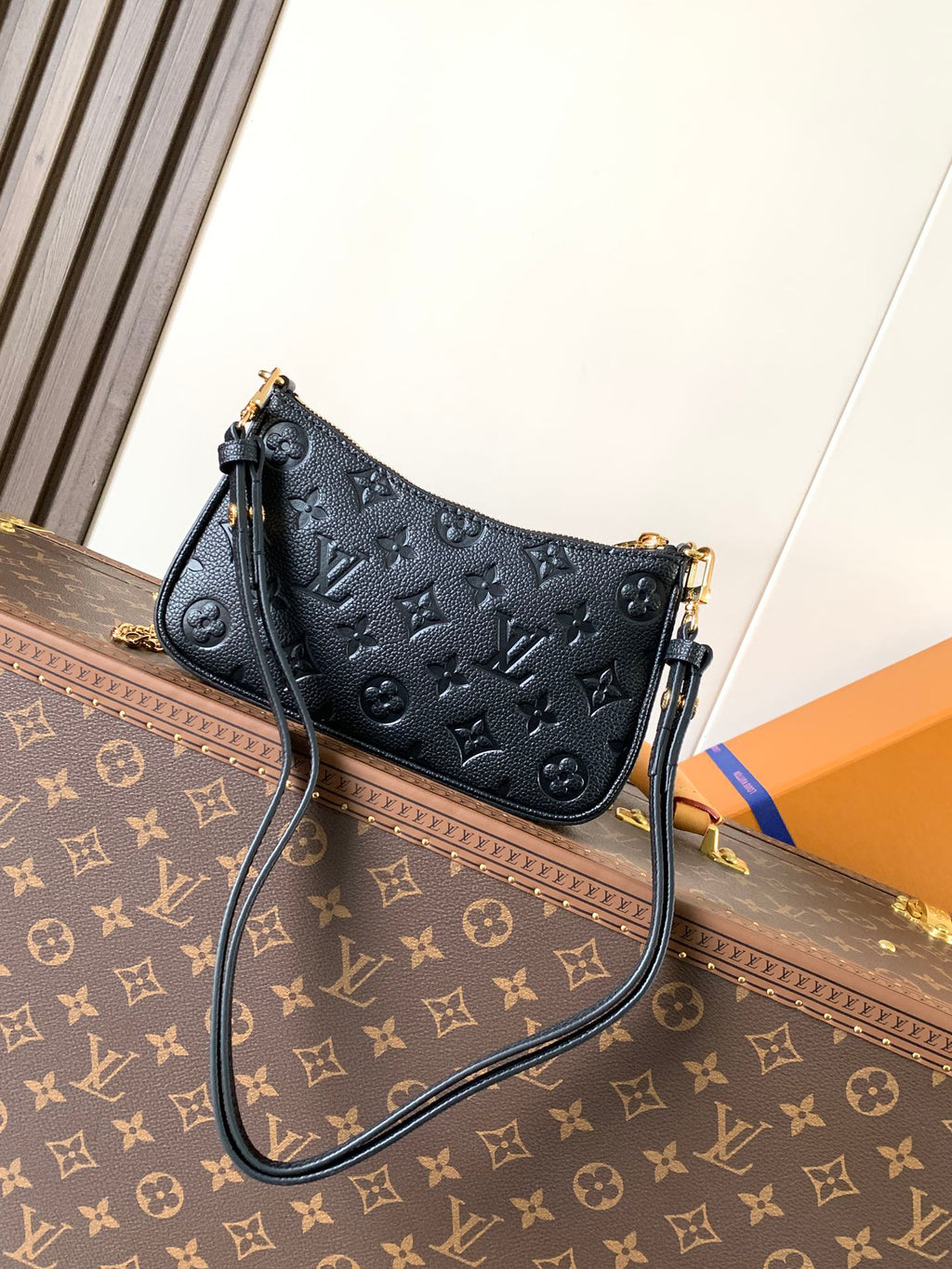 L & V fashion Cowhide leather hand bag M0726052009