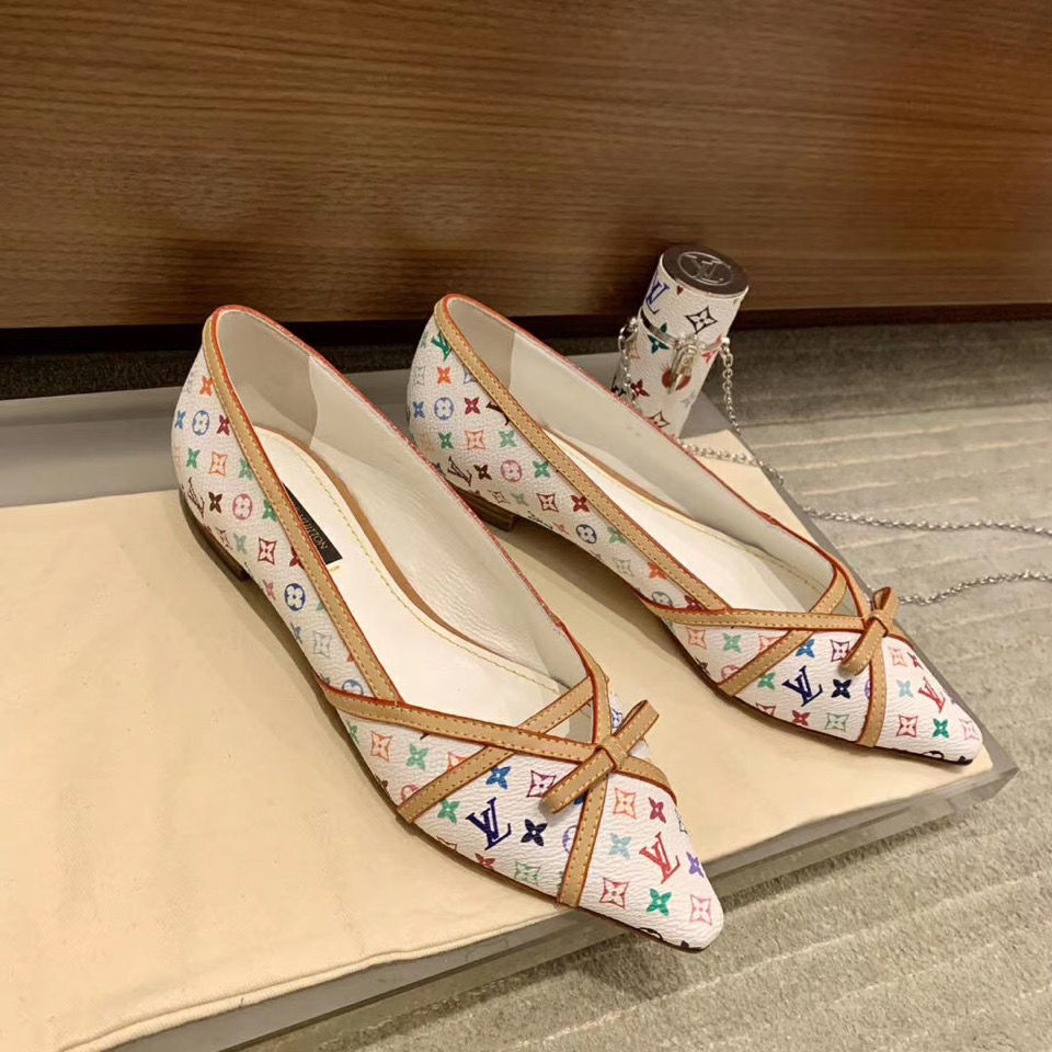 New Fashion Colf Leather V Logo Women's Fashion Shoes