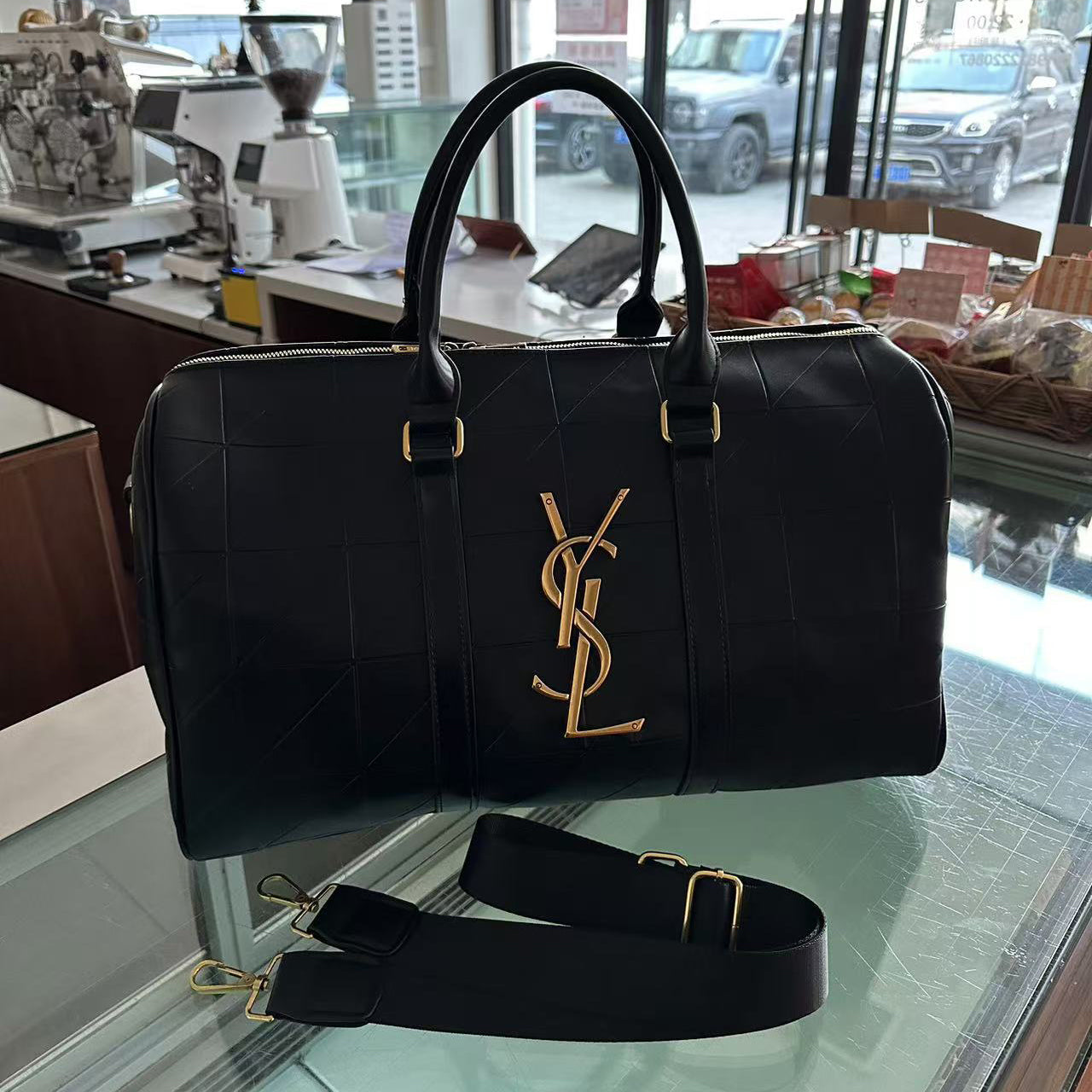 Stylish and Versatile Travel Bag SCB1026070705