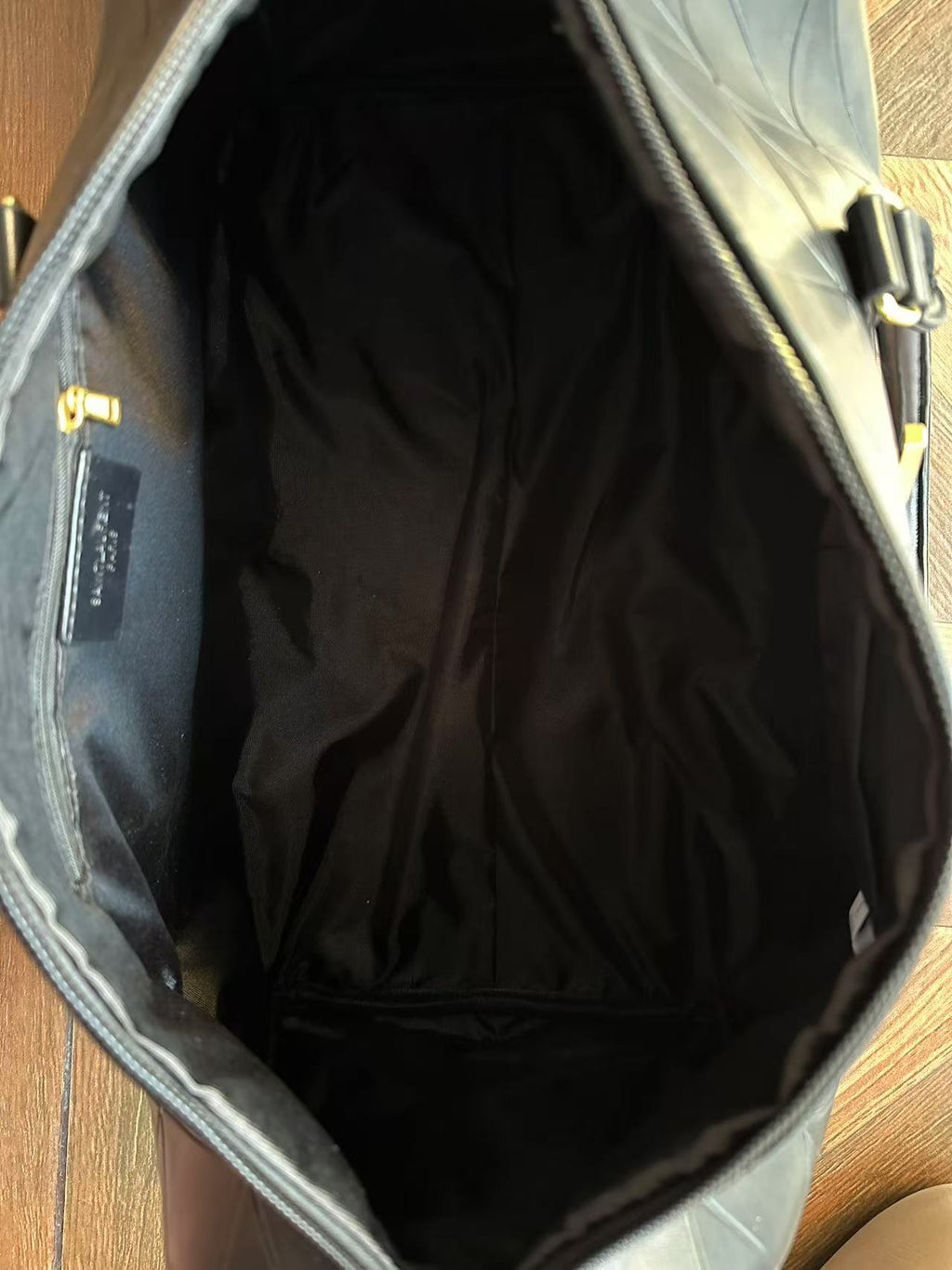 Stylish and Versatile Travel Bag SCB1026070705