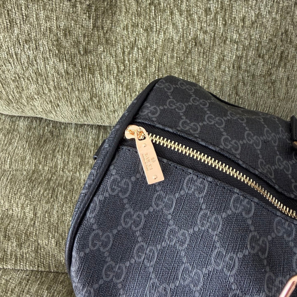 Stylish and Versatile Travel Bag SCB1026070708