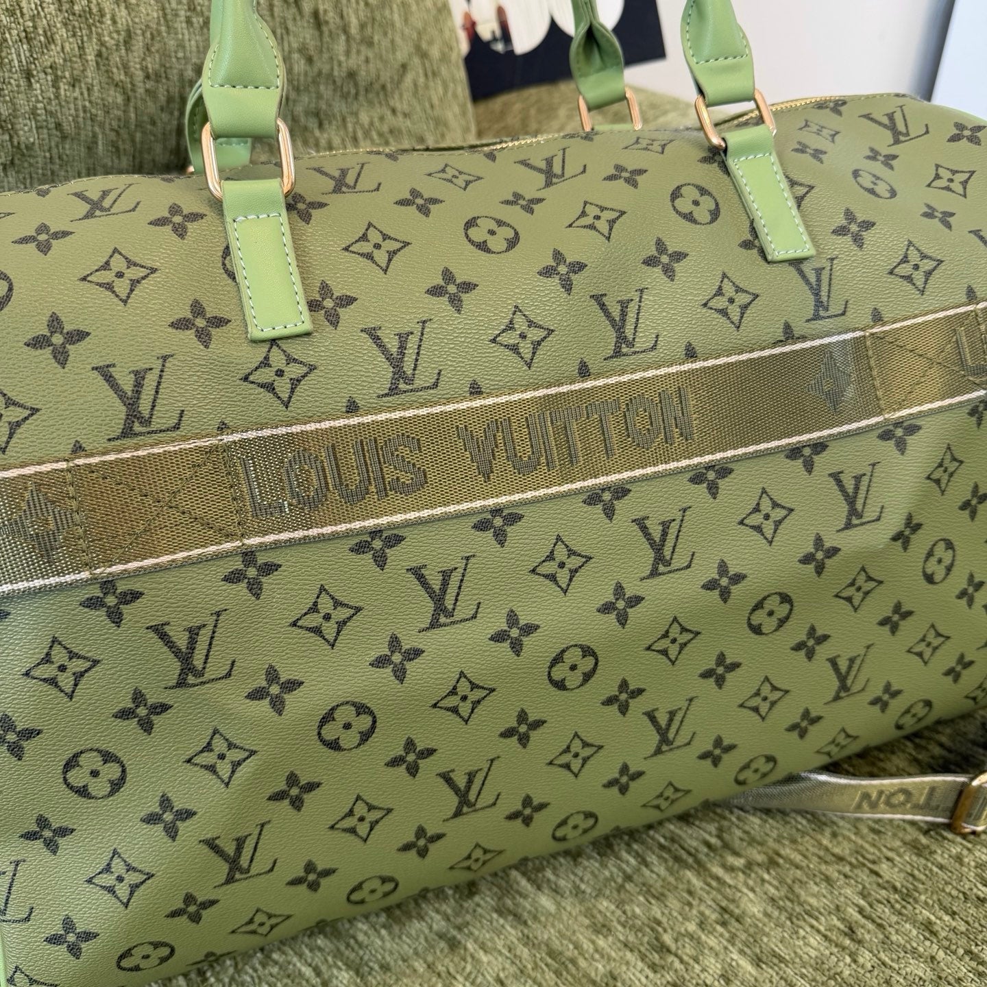 Stylish and Versatile Travel Bag SCB1026070709