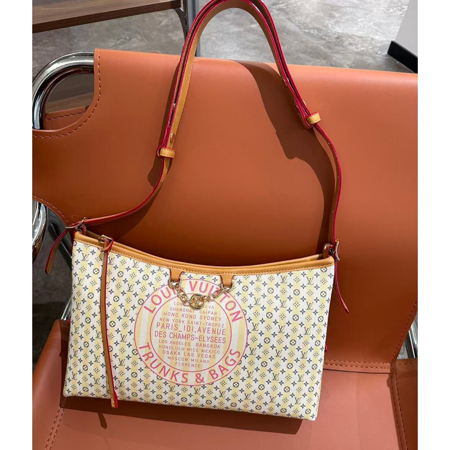 Stylish and Versatile Tote Bag SCB1026070710