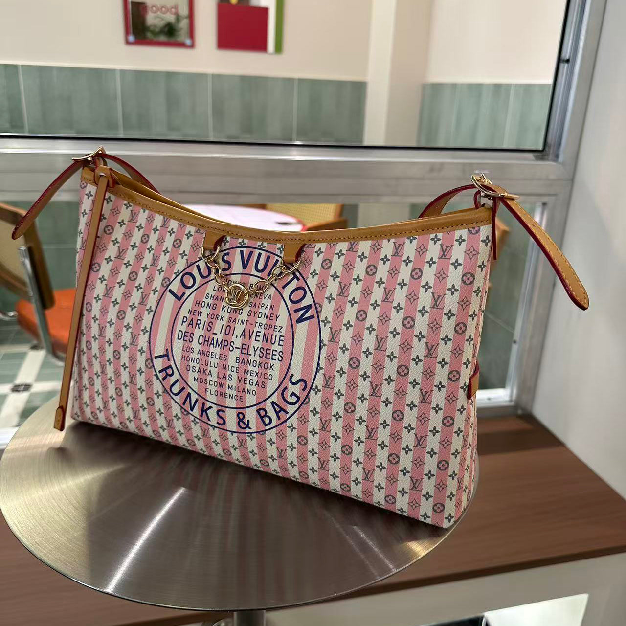 Stylish and Versatile Tote Bag SCB1026070710