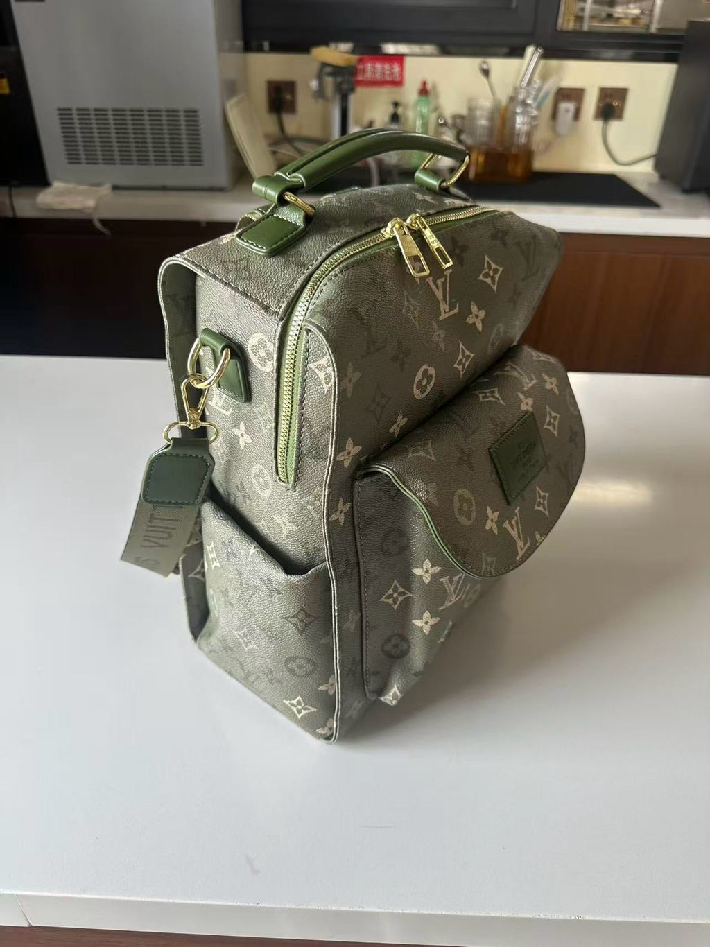 New Stylish and Versatile Backpack 1026070830