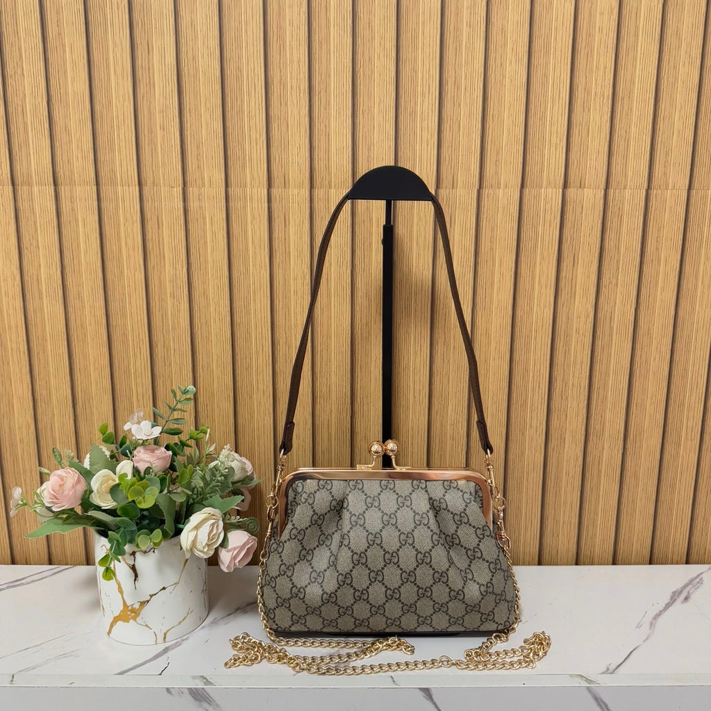 New Fashionable Makeup Bag SCB1026071302