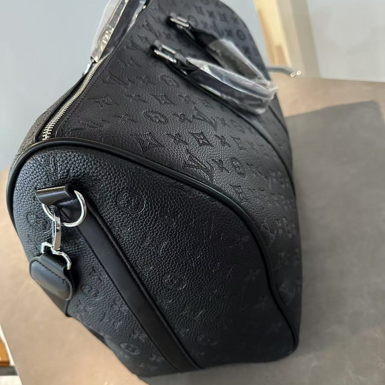 New Large-Capacity Embossed Travel Bag SCB1026071707