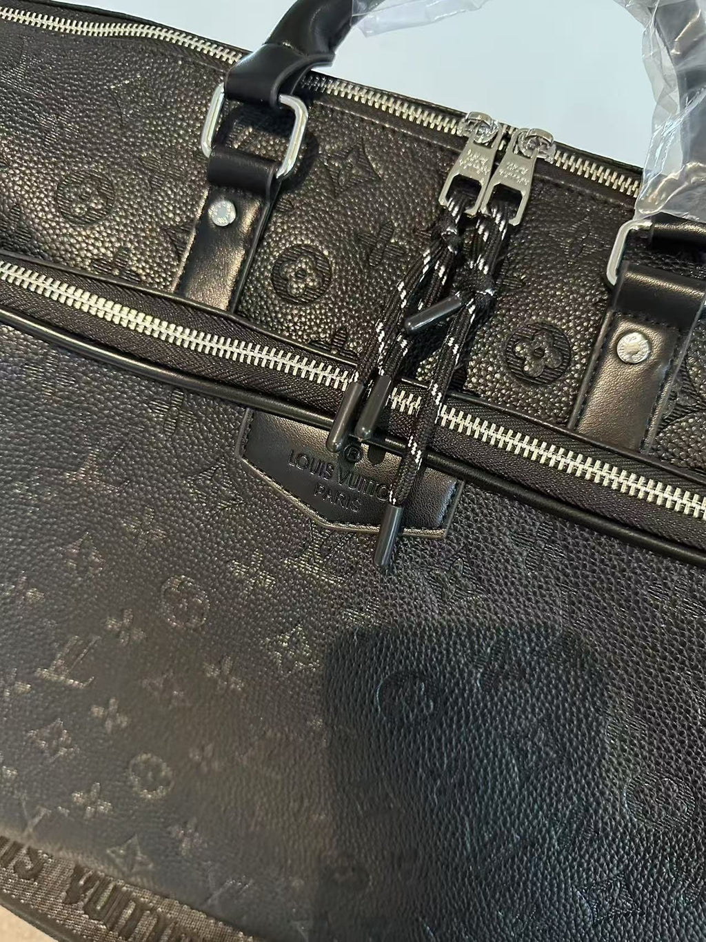 New Large-Capacity Embossed Travel Bag SCB1026071707