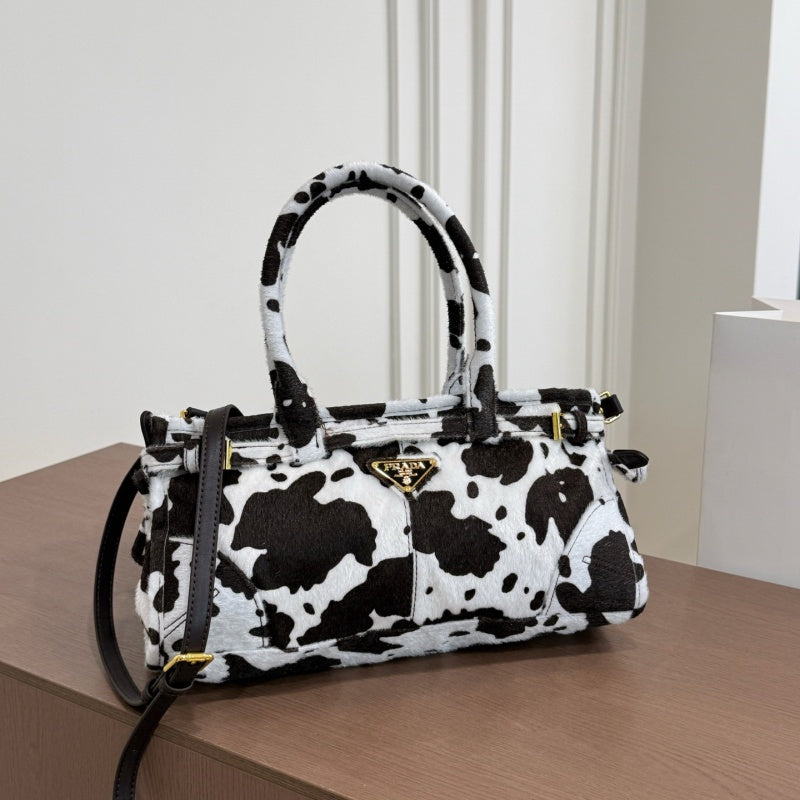 New Fashion women's PRA Shoulder Bag CWT1326091635