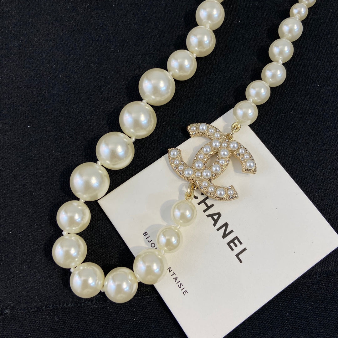 New Stylish Women's CC Pearl Necklace ZS1326091715