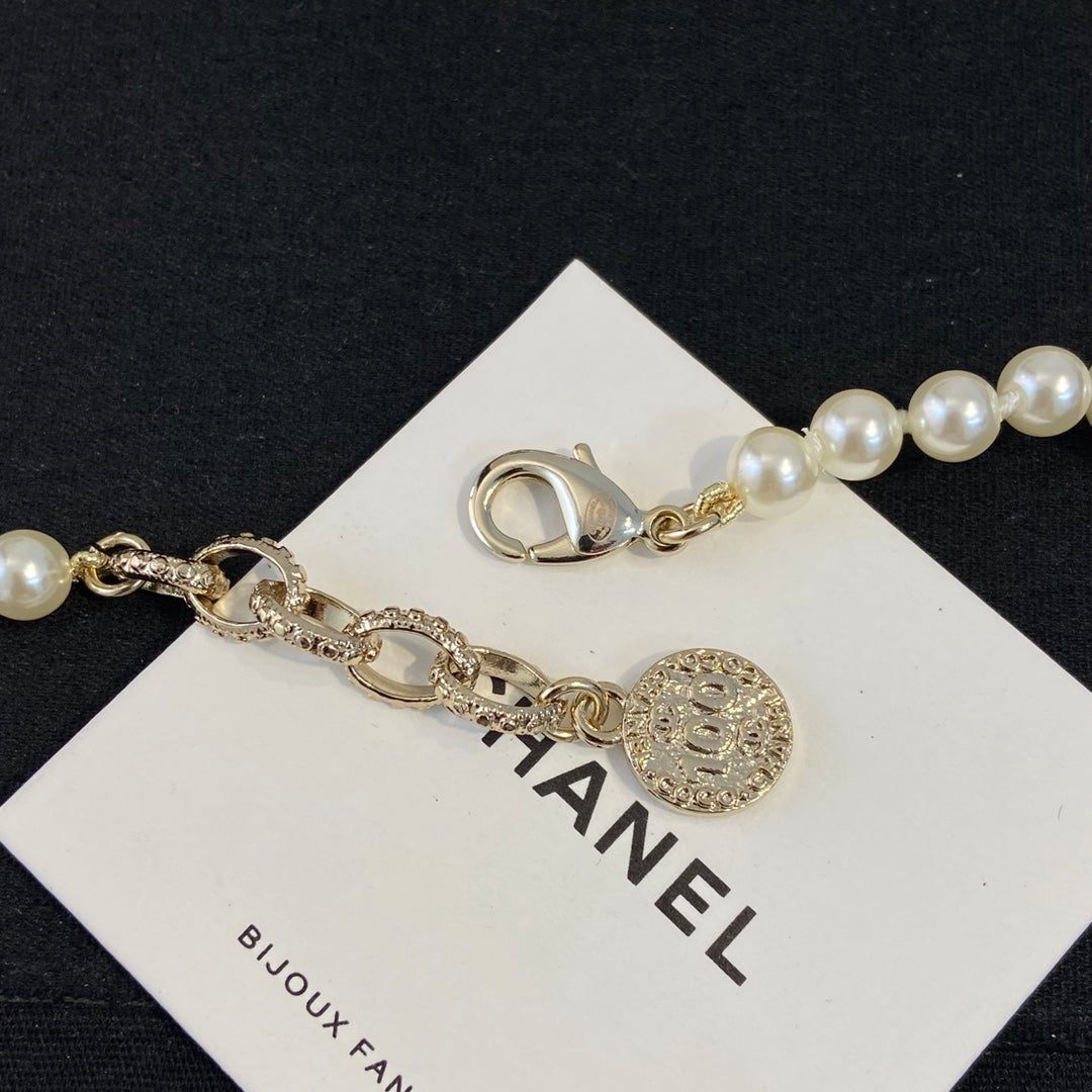 New Stylish Women's CC Pearl Necklace ZS1326091715